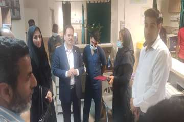 تقدیر از پرسنل بیمارستان توسط معاون درمان